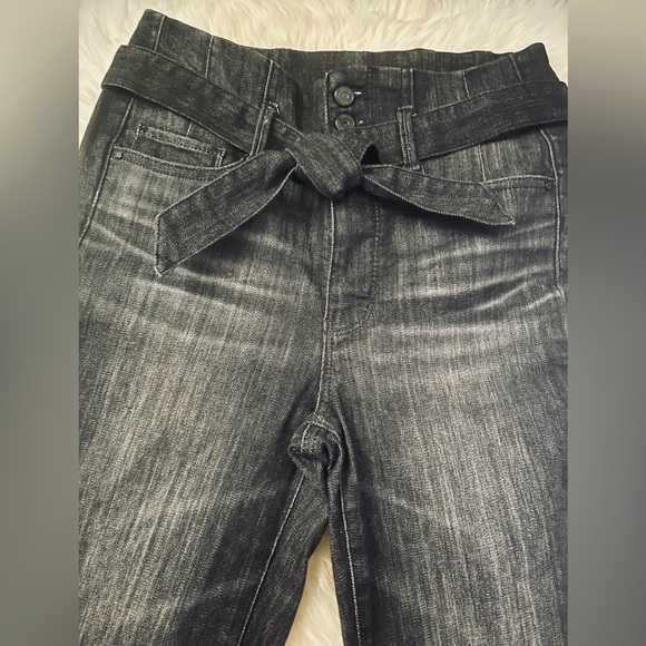 WHBM SLIM ANKLE HIGH-RISE JEANS - Picture 5 of 9